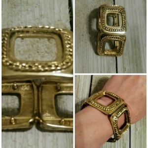 NWT LARGE GOLD SQUARE LINK BRACELET